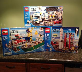 Lego City Sets 4645 Harbor 3368 Space Centre 7288 Mobile Police Unit