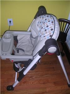 This auction is for a GRACO CONTEMPO HIGH CHAIR DECO