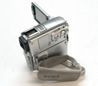 sony handycam dcr pc109 minidv digital video camera