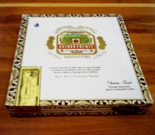 ARTURO FUENTE CHATEAU papered empty CIGAR BOX Excellent Condition flat