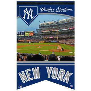 MLB New York Yankees Premium Felt Banner 17 by 26: Sports
