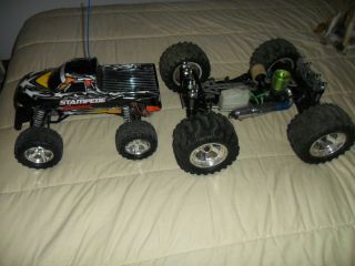 Hot Bodies 4x4 Dirt Demon 1/7 rc truck w barely used Axial .28 nitro