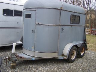 1988 circle W 2 horse tagilong horse trailer in very nice shape WOW
