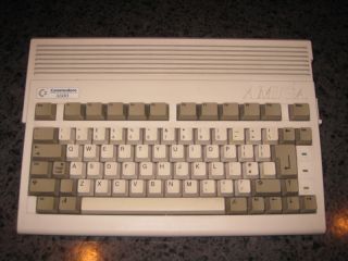  White Amiga 600 Gaming System + 4GB Games Hard Disk Drive HDD A600