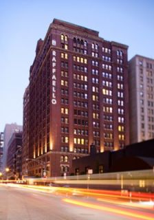 Local NYC   Midtown One Night Stay in Chic Downtown Chicago