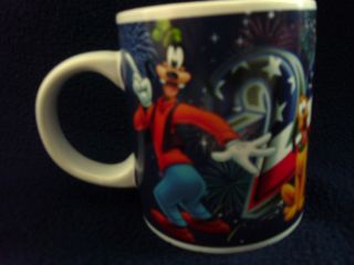 Jerry Leigh Disney Cup with Goofy Pluto Donald Duck Mickey Mouse 2008