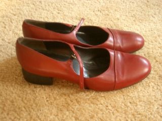 retro BANANA REPUBLIC cherry red leather MARY JANE chunky heels