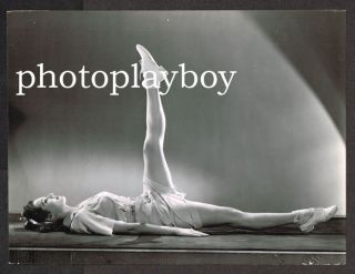 Shapely Jane Wyatt Shows Off Her Legs Hollywood Press Portrait Movie