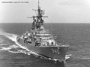 1977 SLIM ZIPPO USS MANLEY DD 940 DUAL SIDED US FLAG ON BACKSIDE  