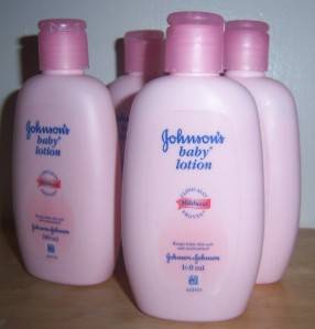 Wholesale 4 New Johnson's and Johnson's Baby Lotion Baby Shower Diaper Cake  