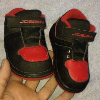 Boys Toddler Jordan Black Shoes 5 c Plus A Jordan Suit 12 M Toddlers  