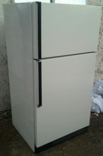 Kenmore Top Freezer Bisque Refrigerator