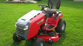 2011 Snapper NXT 2346 Lawn Tractor 41 Hrs