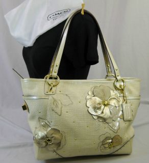 COACH LARGE STRAW CHARM TOTE, VANILLA / WINTER WHITE, #15029 EXCELLENT