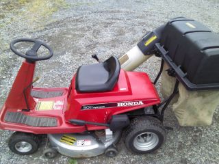 3011 Honda riding lawn mower #3