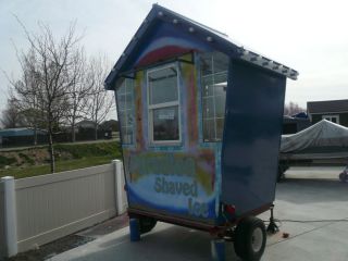 Sno Shack shaved ice / snow cone trailer / building with Snowie 1000