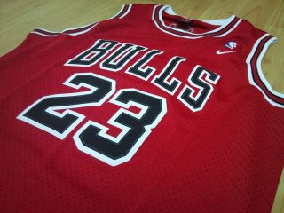 Michael Jordan Chicago Bulls NBA jersey size Large Red swingman