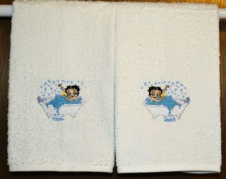BUBBLE BATH BETTY BOOP   2 EMBROIDERED HAND TOWELS by Susan