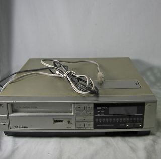 Vintage Toshiba Beta VCR Model V M32 from 1983
