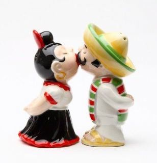 Salt Pepper Shakers Collectibles Sombrero Latinos Couple Kissing