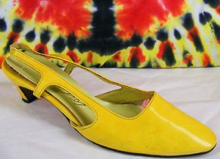 vintage 60s yellow patent leather CARESSA slingback pumps shoes