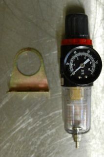 Regulator / Moisture Trap for Compressors, Machinery, etc With Gauge