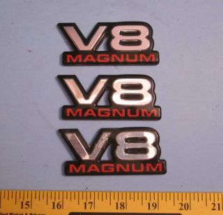 Dodge Ram 1500 V8 Magnum Emblems