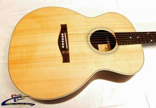Eastman AC222 Grand Auditorium Acoustic Guitar, Great Tone / Low Price