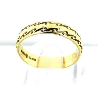 Ladies 5mm 9Ct Gold Patterned Wedding Ring London Millenium Hallmark