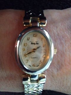 6A23 Vintage Vanity Fair Ladies Quartz Watch Silver Tone Runs Fine 