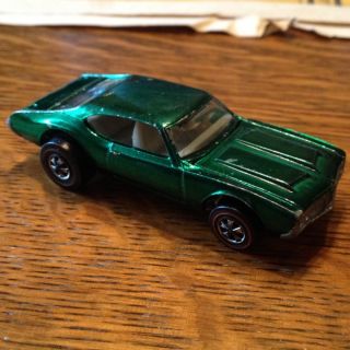 Red Line Hot Wheels Olds 442 6467 Metallic Green with White Interior